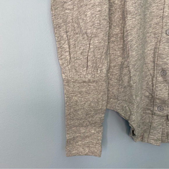 Revolve Bobi Los Angeles Bishop Long Sleeve Button Up Curve Hem Size XS Gray NWT - Picture 7 of 7